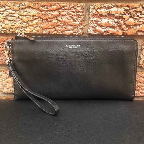 Coach Extra Large Leather Wristlet Wallet - Picture 1 of 7